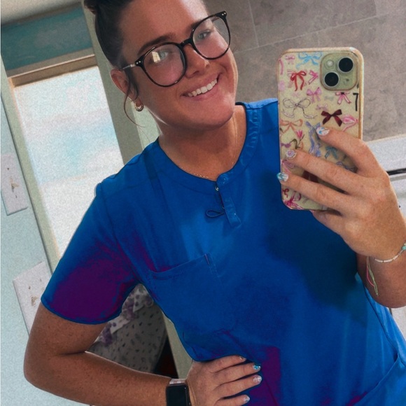 Meet your Posher, Stacie - Picture 5 of 6